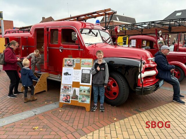 2025-09-27 - Winschoten viert 200-jarig bestaan met stoet historische brandweerauto’s